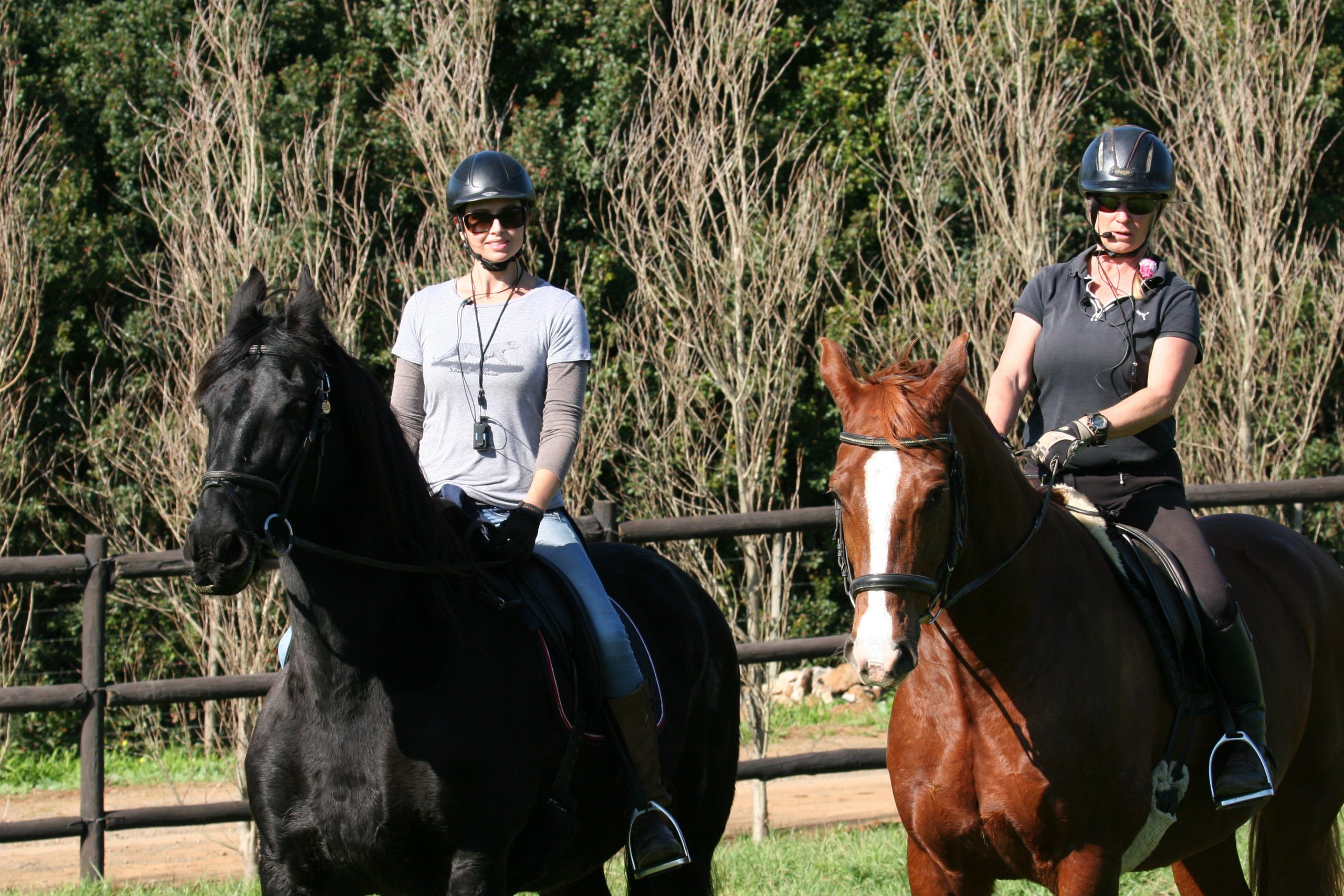 Paardrijden met AXIWI Communicatie systeem en instructeur