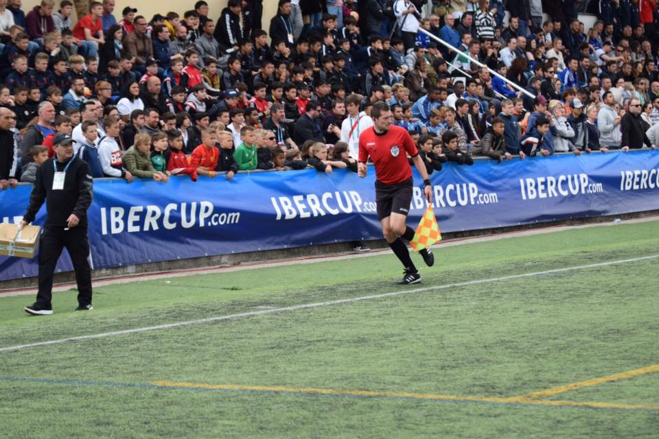 axiwi-referee-academy-voetbal-scheidsrechters-ibercup-cascais-2019-finale-crowd