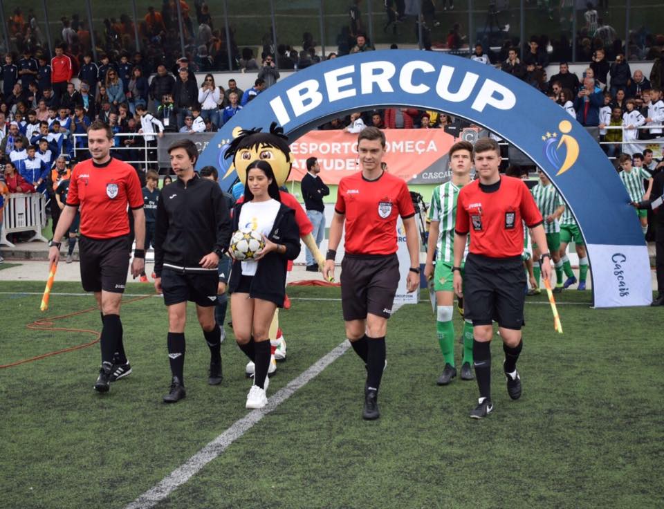 axiwi-referee-academy-voetbal-scheidsrechters-ibercup-cascais-2019-finale