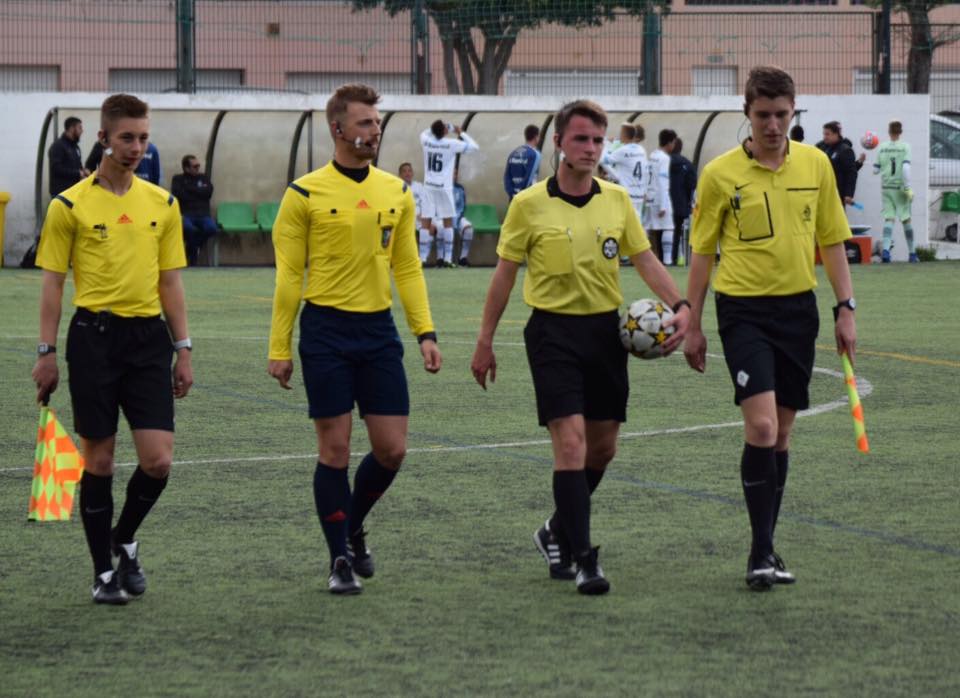 axiwi-referee-academy-voetbal-scheidsrechters-ibercup-cascais-lopend