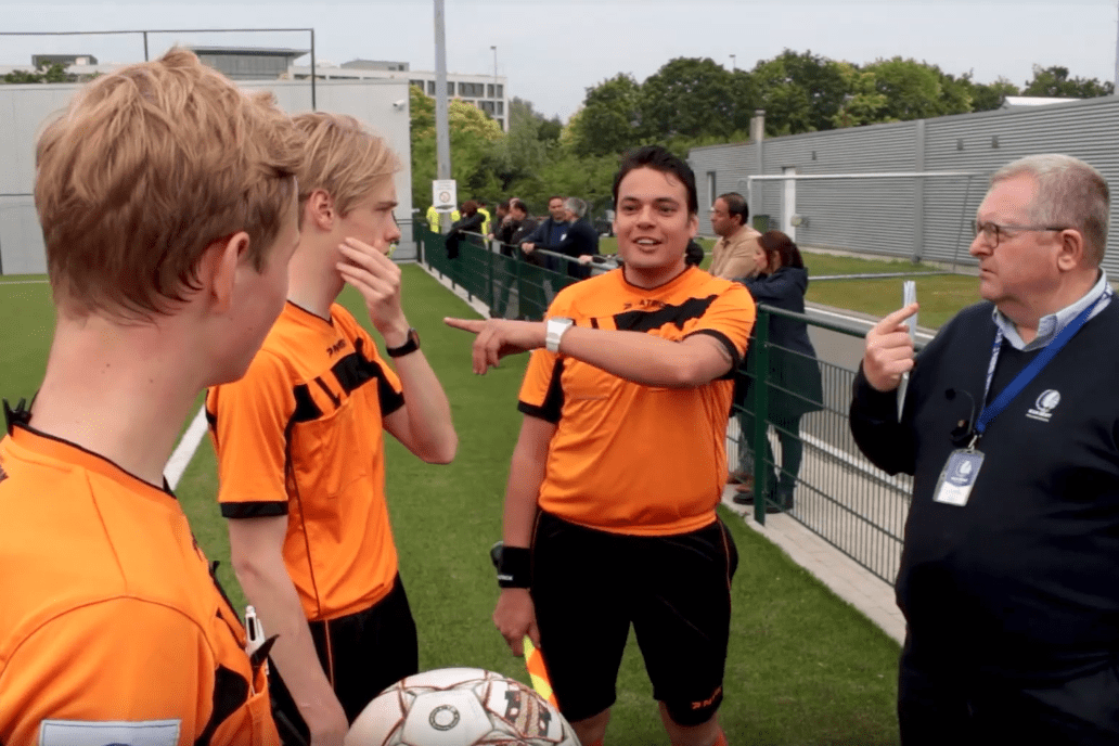 kaa-gent-referee-academy-innoveert-met-axiwi-scheidsrechter-communicatie-systeem kaa-gent-referee-academy-innoveert-met-axiwi-scheidsrechter-communicatie-systeem