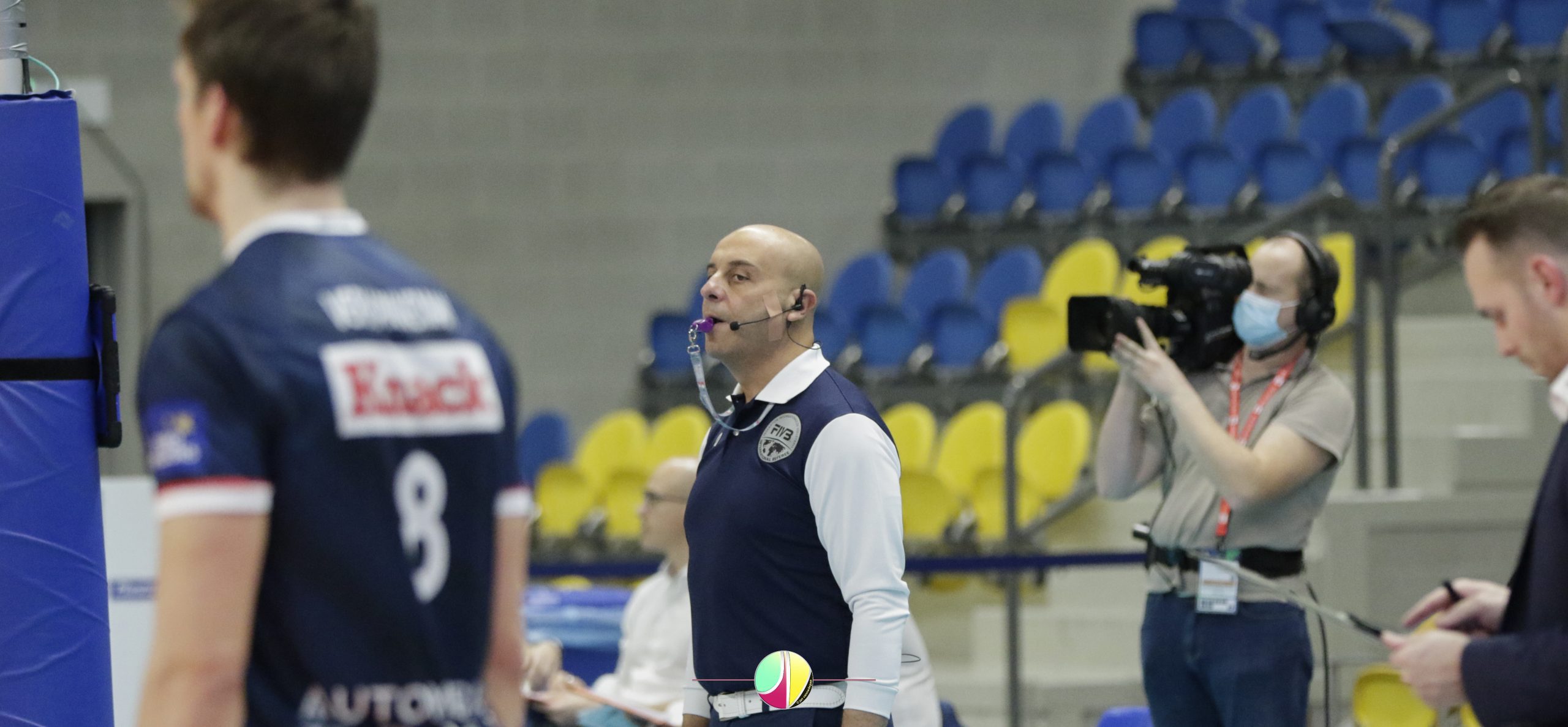 volleybal-scheidsrechter-headset-fluiten volleybal-scheidsrechter-headset-fluiten