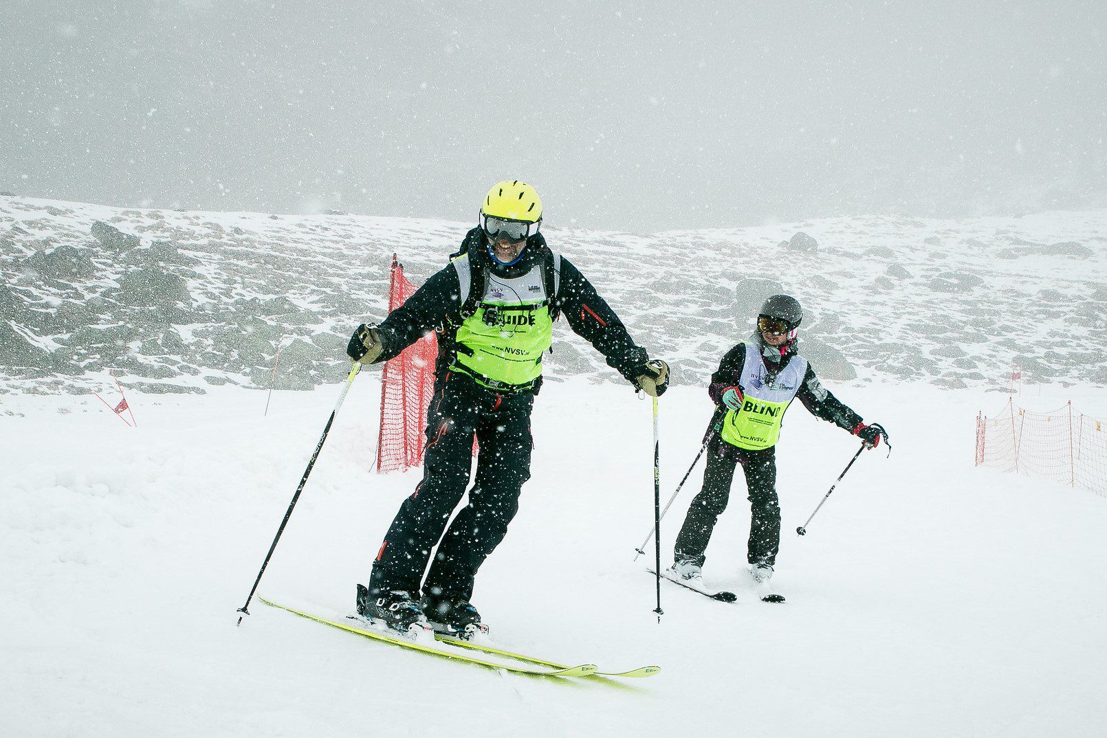 axiwi-wintersport-fysieke-beperking-ski axiwi-wintersport-fysieke-beperking-ski
